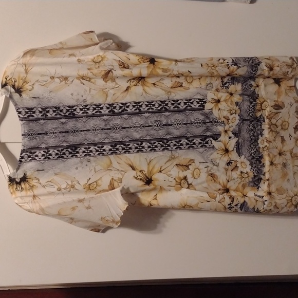 Beautiful high low top - Picture 4 of 5